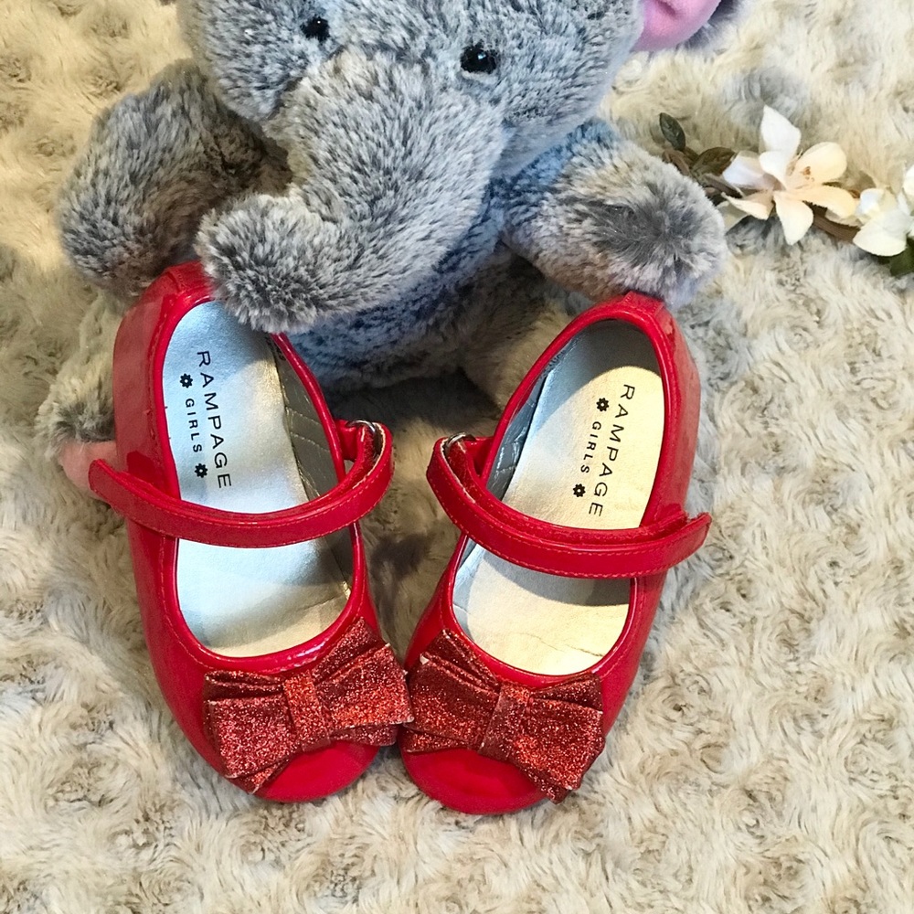 Baby girls red shoes